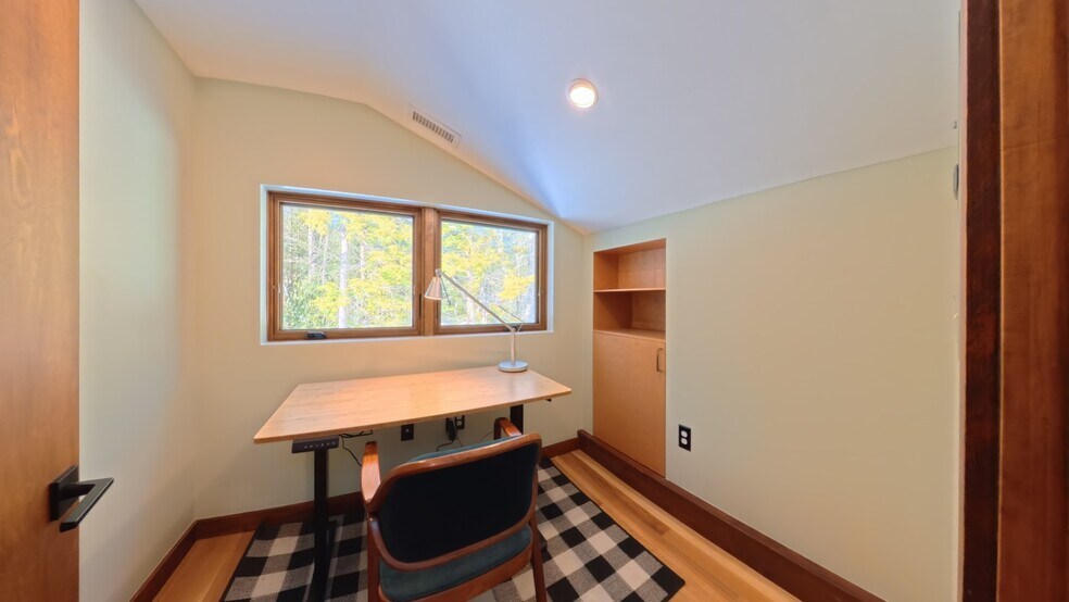 Building Photo - 64 Newcomb Rd