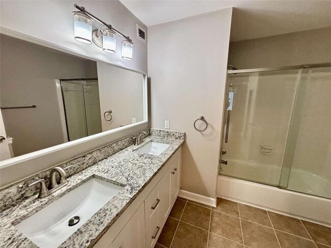 Building Photo - 58 Rumson Ct