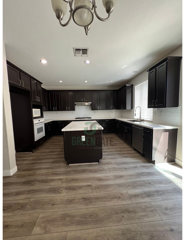 Building Photo - 4104 Retreat Ct