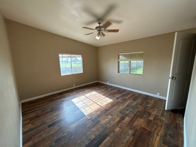 Building Photo - Country home for rent