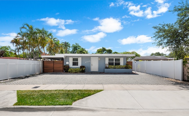 Primary Photo - 2012 SW 4th Ave