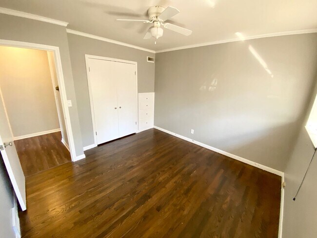 Building Photo - Remodeled Westgate Home with Attached Prof...