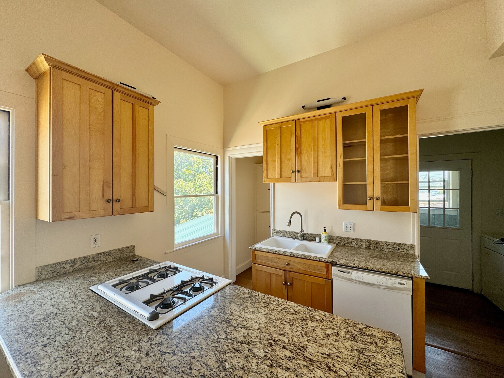 Kitchen - 1910 Union St