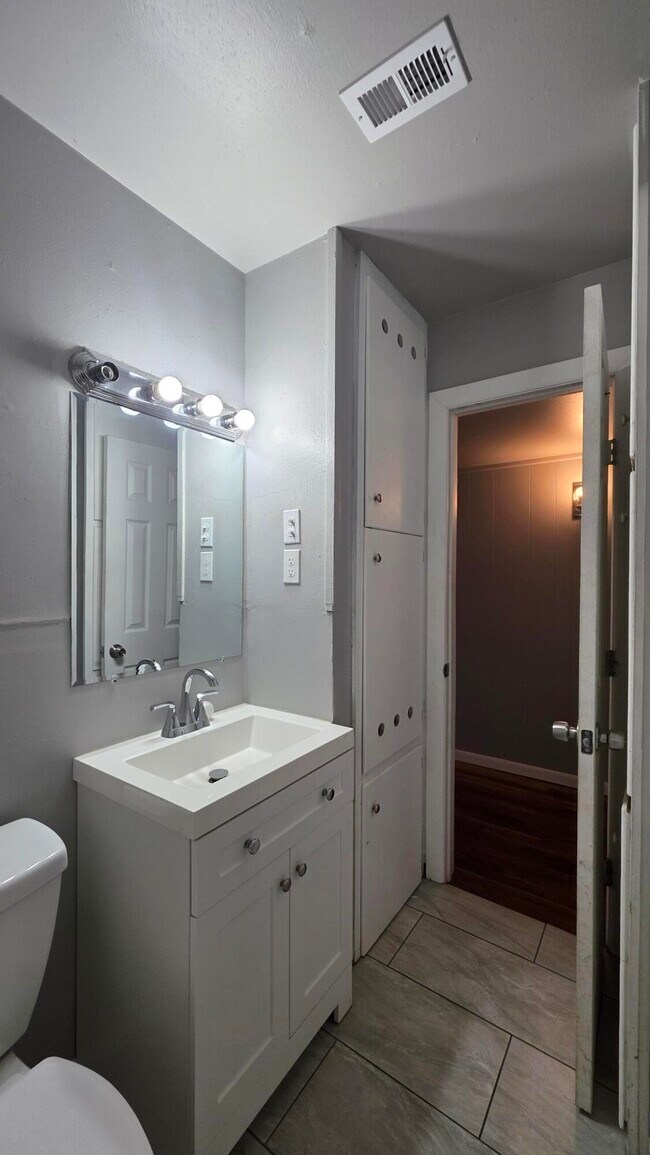 Building Photo - 4415 45th St