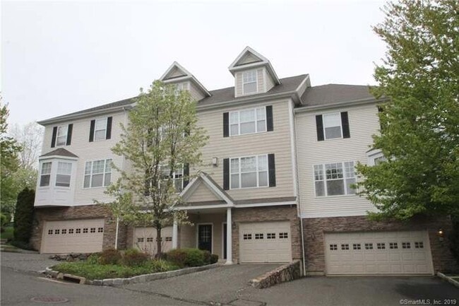 Primary Photo - 49 Woodcrest Ln