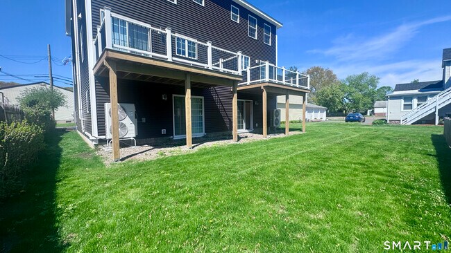 Building Photo - 44 Mettler St