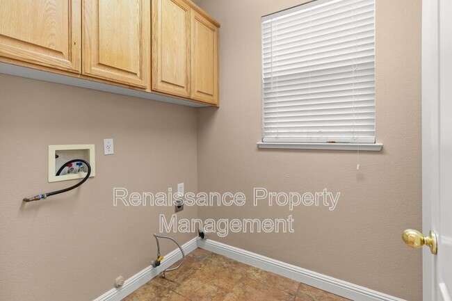 Building Photo - 120 Nabor Ct