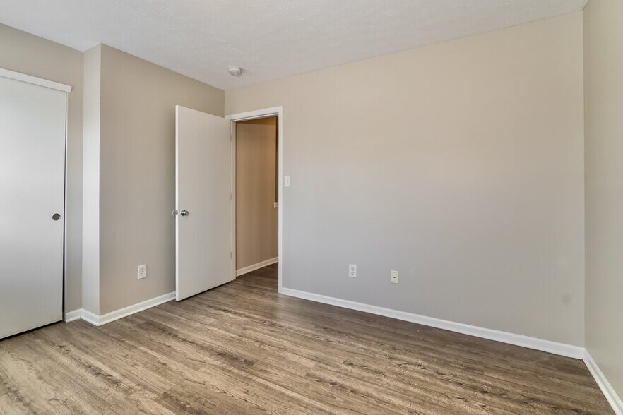 Building Photo - 6714 Hunters Creek Blvd