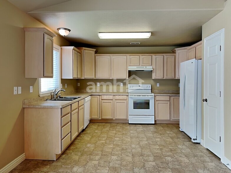 Building Photo - 171 Century Dr