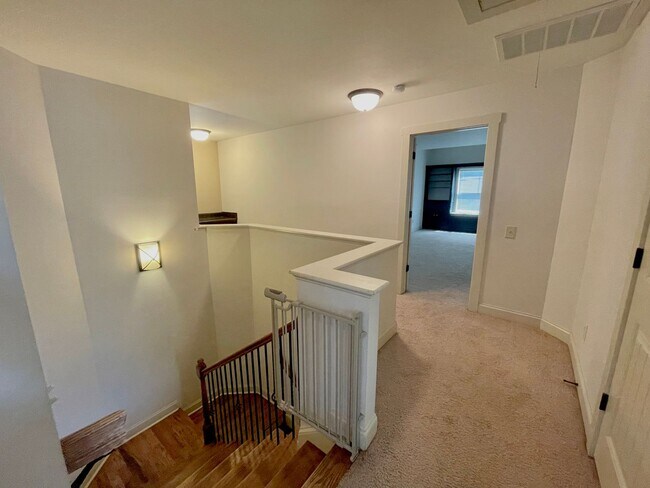 Building Photo - Spacious Home in Solamere with basement
