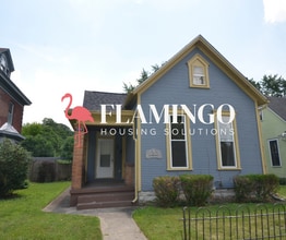 Building Photo - 220 Park Dr