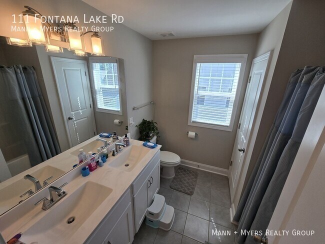 Building Photo - 111 Fontana Lake Rd
