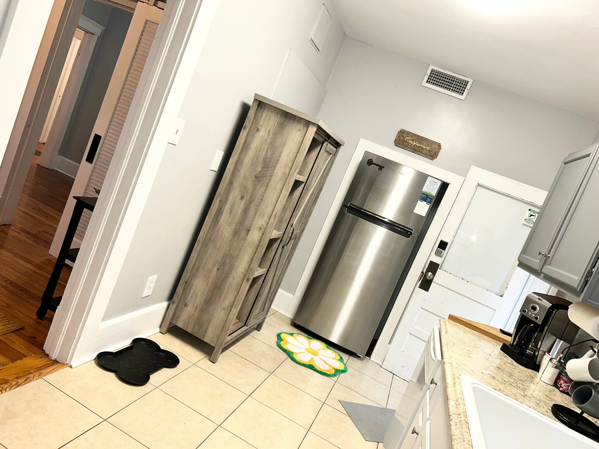 Building Photo - 1039 Riviera St