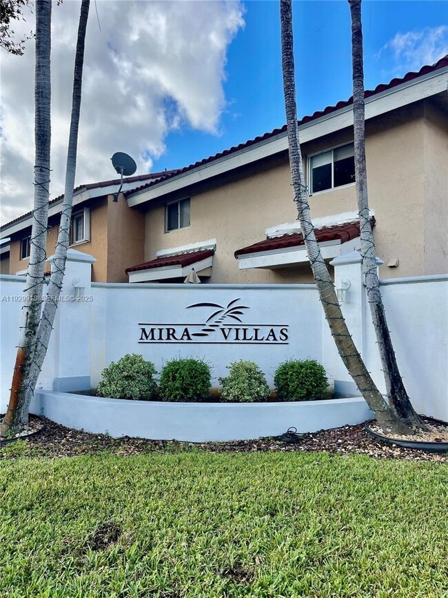 Building Photo - 562 NW 82nd Pl