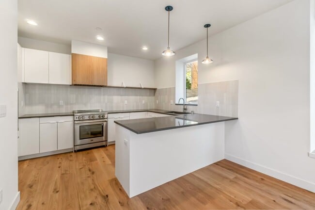 Building Photo - Brand New Construction! 2 Bedroom 2.5 Bath...