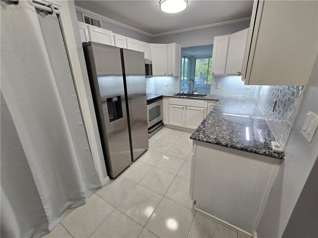 Building Photo - 60 Lamsden Ln NW