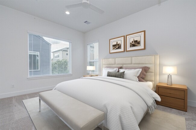 Building Photo - 1123 W 17th St