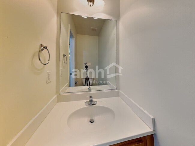 Building Photo - 801 Winterside Ln