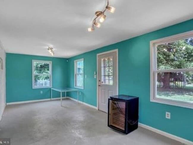 Building Photo - Colonial Park Ranch on half acre lot CD Sc...
