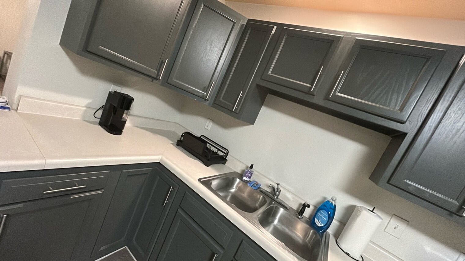 Building Photo - 1051 Southern Dr