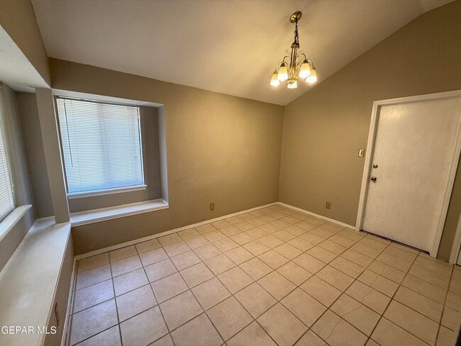 Building Photo - 741 Villa Vanessa Dr