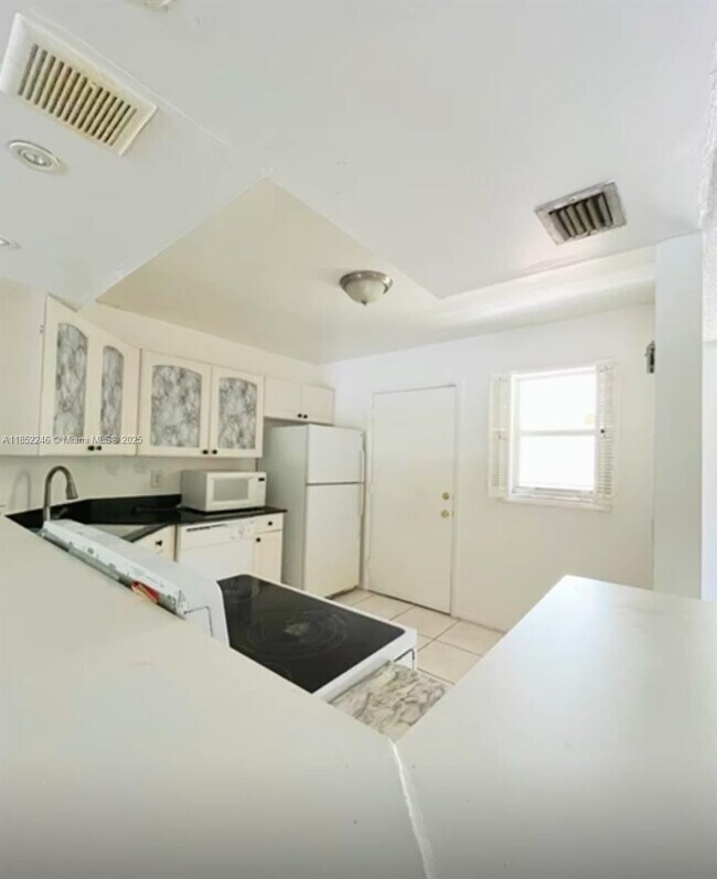 Building Photo - 3360 Spanish Moss Terrace