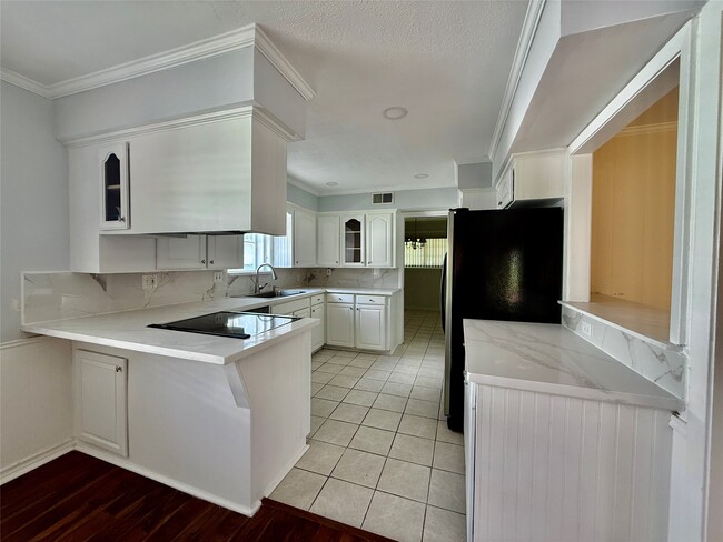 Building Photo - 5215 Cheena Dr