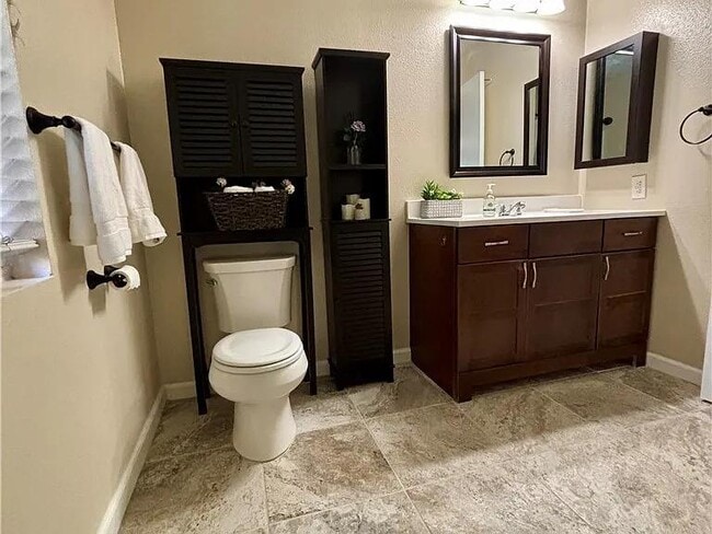 Building Photo - 7405 Charmant Dr