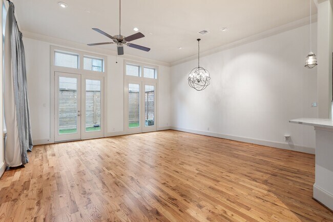 Building Photo - 1103 Summer St