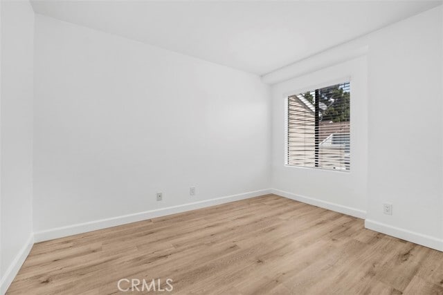 Building Photo - 346 Deerfield Ave