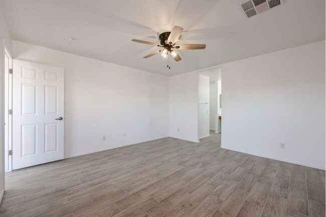 Building Photo - 4Bed/2Bath House in Buckeye! Move-In Ready on 06/04/2026!