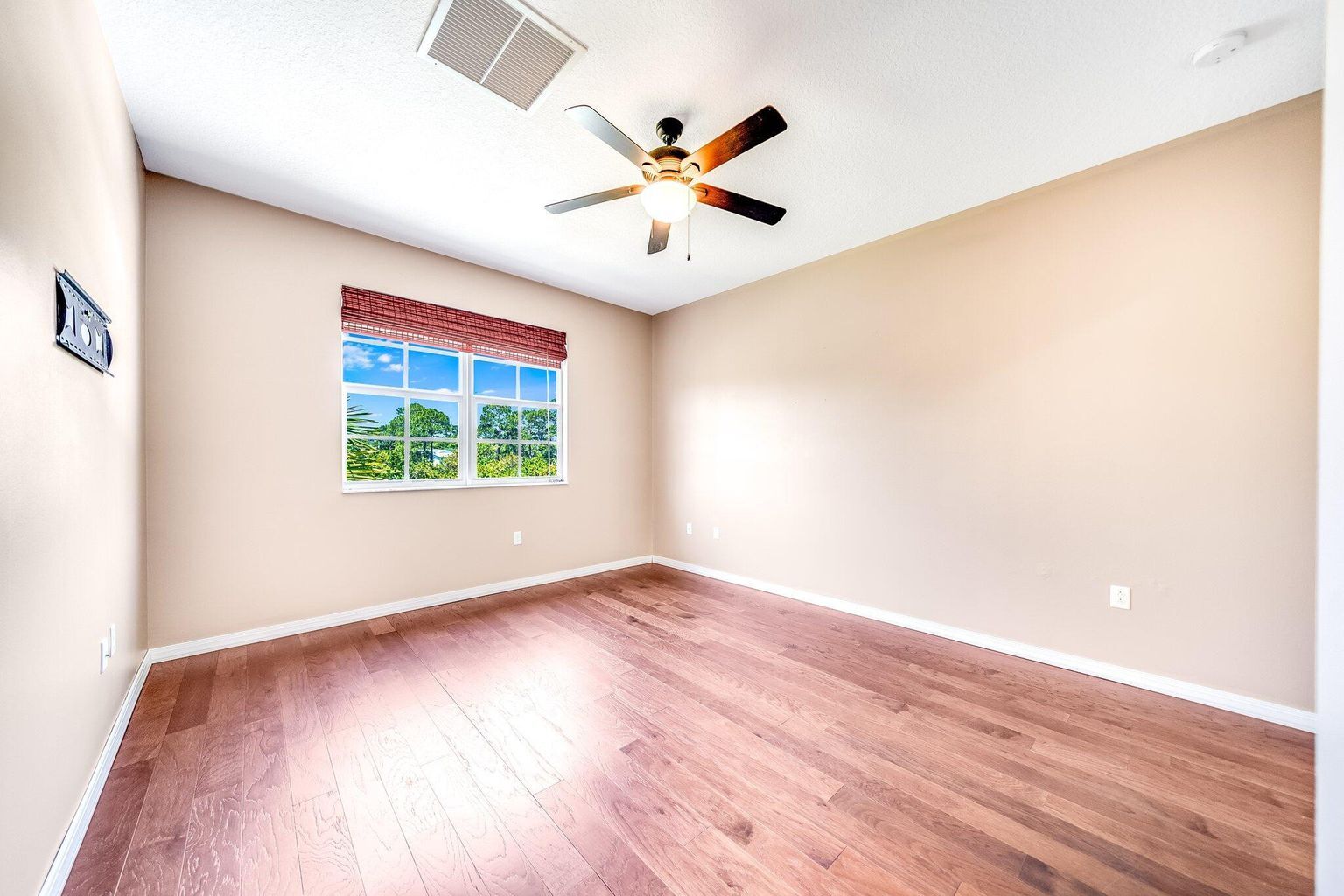 Building Photo - 4543 Tara Cove Way