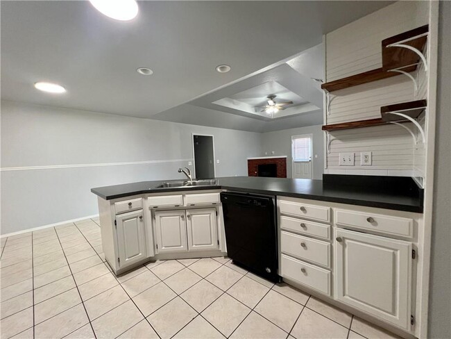 Building Photo - 2004 S Old Wire Rd