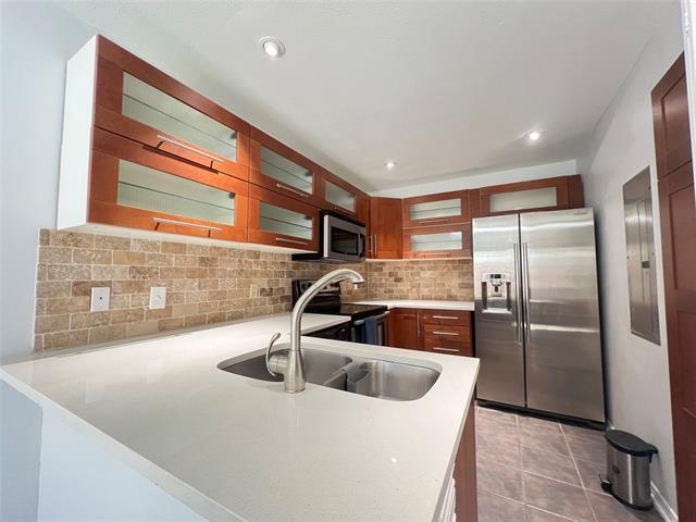 Building Photo - 4242 N Capistrano Dr