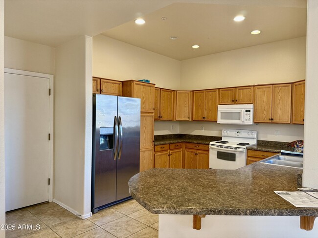 Building Photo - 8044 W Beck Ln