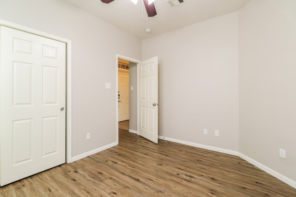 Building Photo - 2548 Blue Heron Cir