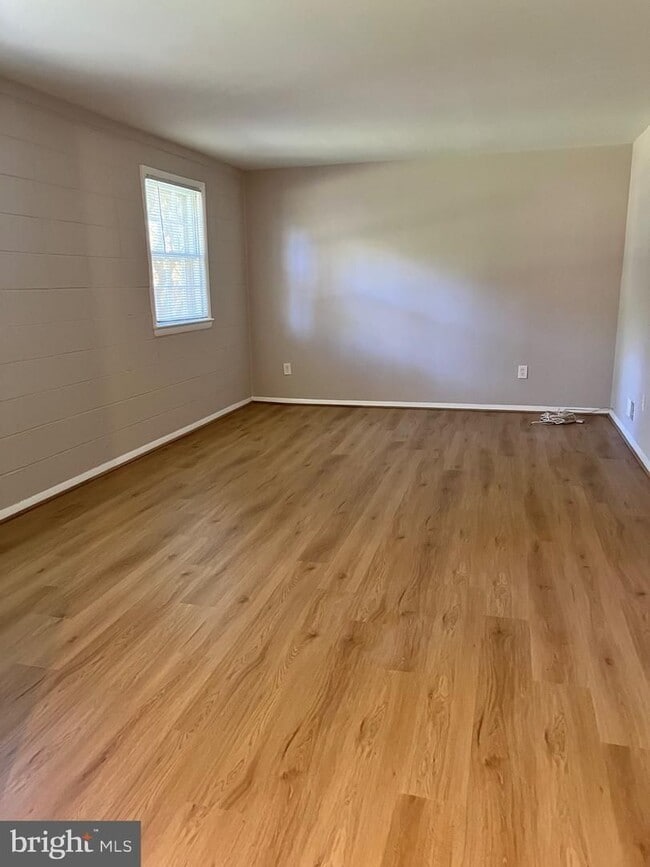 Building Photo - 3900 Ivydale Dr