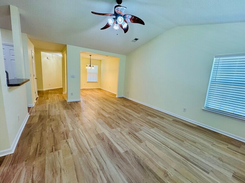 Building Photo - 188 Tibton Cir