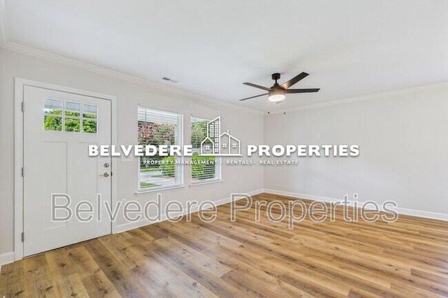 Building Photo - 2322 Fernwood Dr