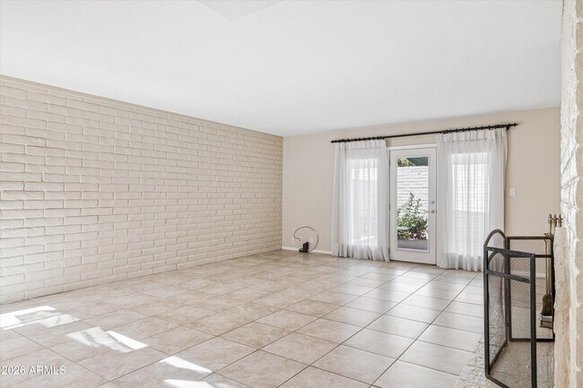 Building Photo - 5208 N 78th Way