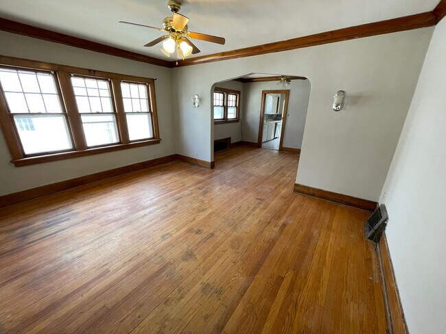 Building Photo - 4273 Wirt St