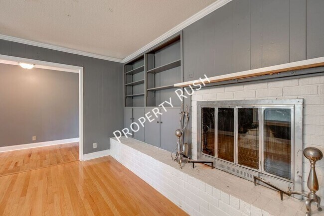 Building Photo - 303 Windmere Dr