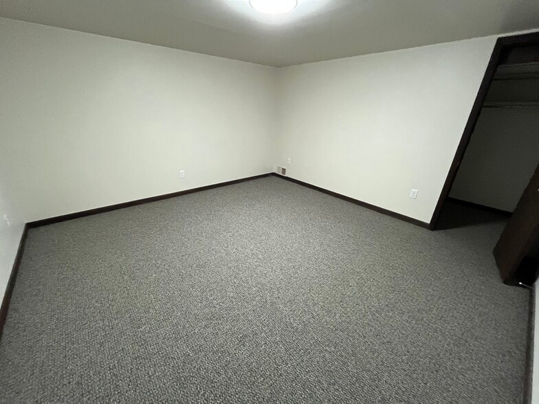 Building Photo - 484 W 30th St