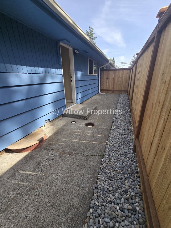 Building Photo - One Bedroom Newly Remodeled