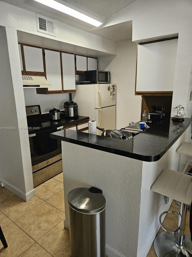 Building Photo - 2900 S University Dr