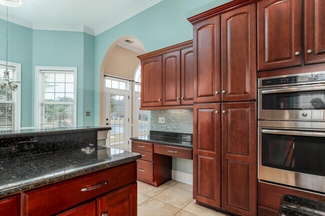 Building Photo - 205 Utopiate Ct