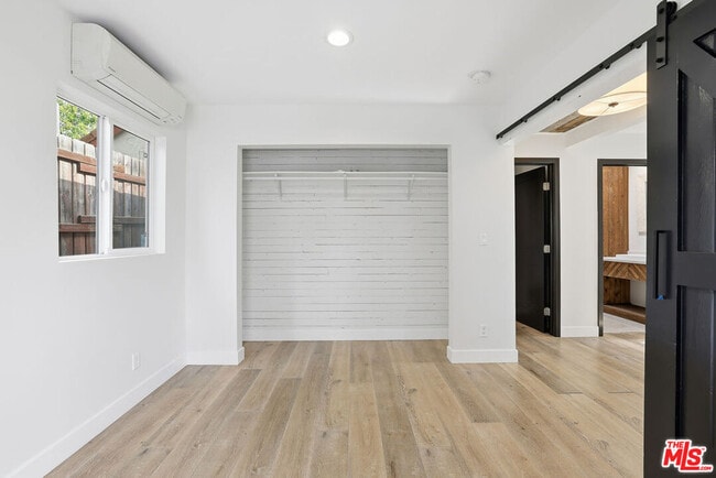 Building Photo - 5226 Rockland Ave