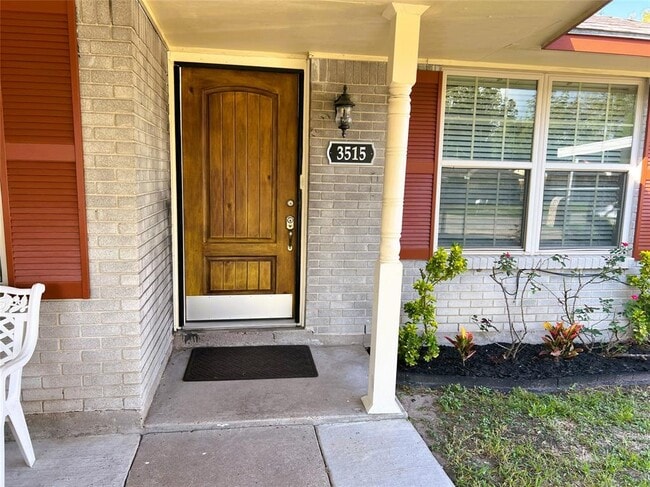 Building Photo - 3515 Castledale Dr