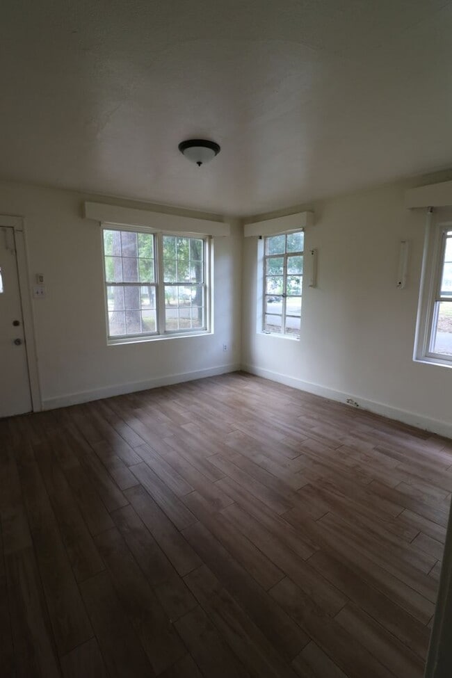 Building Photo - Sunset Acres, Garden Valley, Morningside