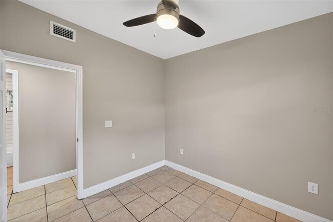 Building Photo - 2245 17th Ave S